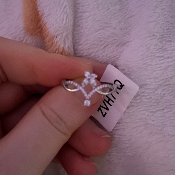 Sterling silver floral ring - Picture 1 of 6